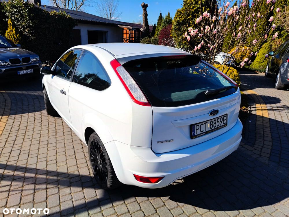 Ford Focus 1.4 16V Style+ - 15