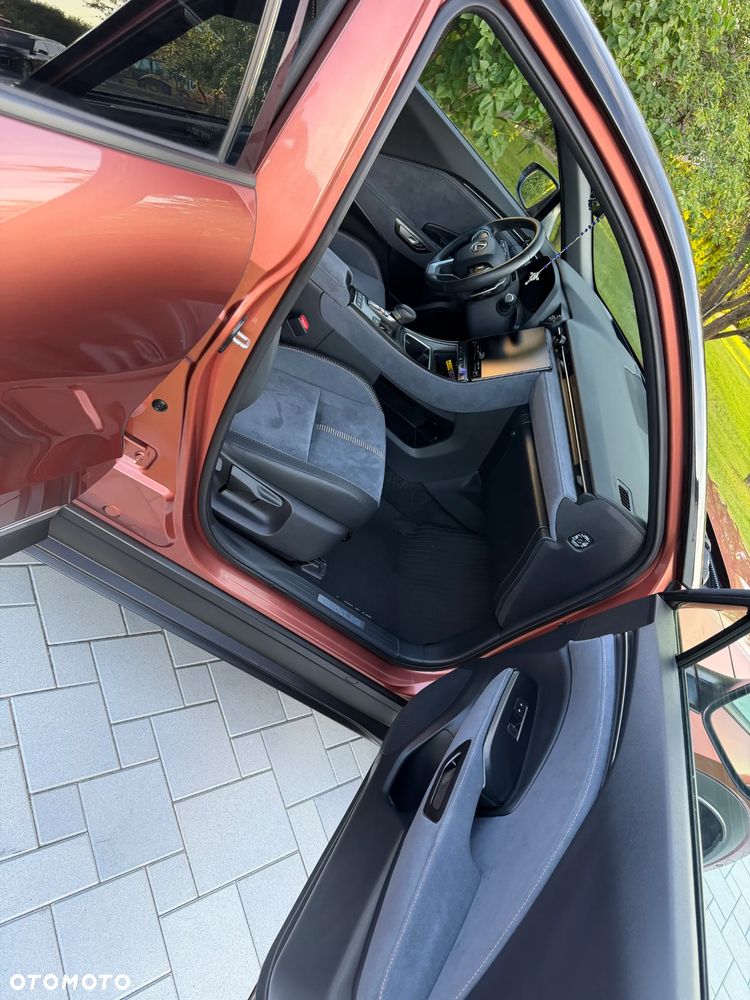 Lexus LBX 1.5 Hybrid Cool AWD - 15