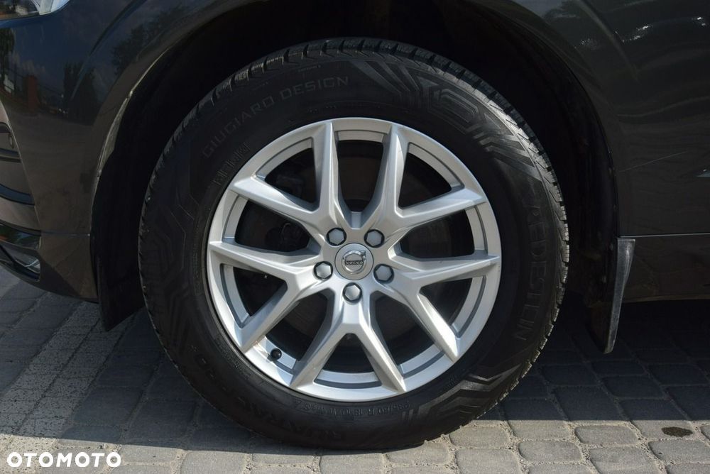 Volvo XC 60 D5 AWD Momentum - 9