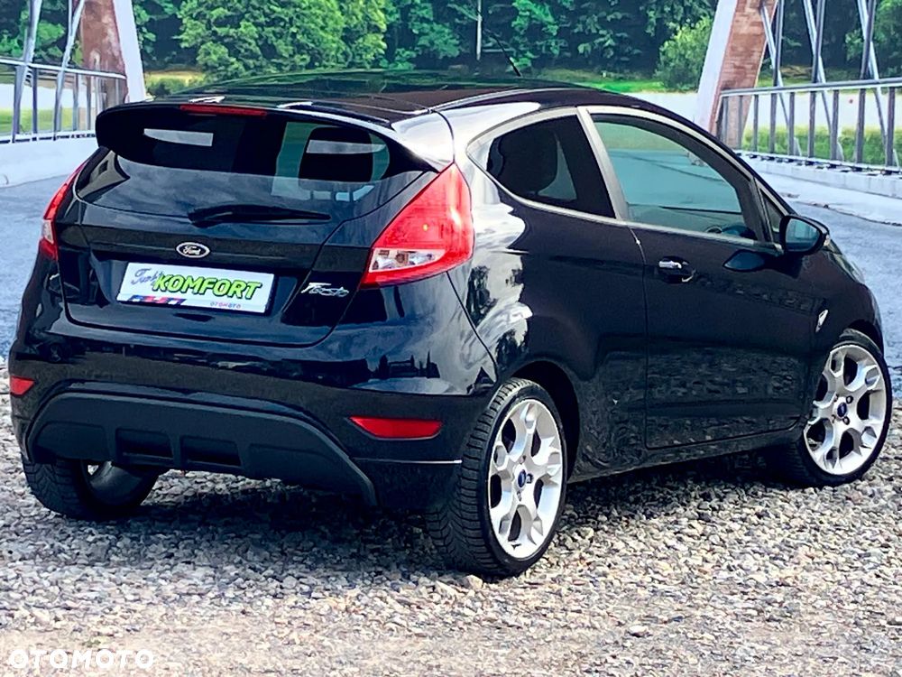 Ford Fiesta 1.6 Titanium - 10