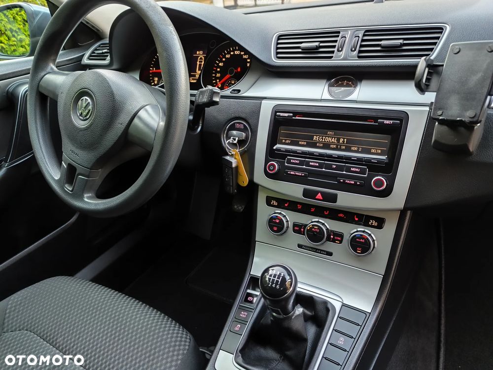 Volkswagen Passat - 21