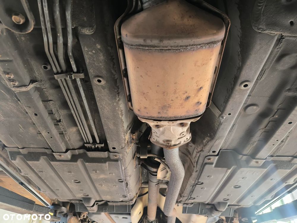 Nissan X-Trail 2.0 dCi 4x4 DPF Platinum - 35