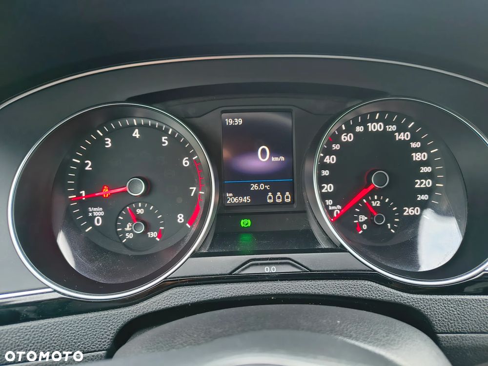 Volkswagen Passat - 8