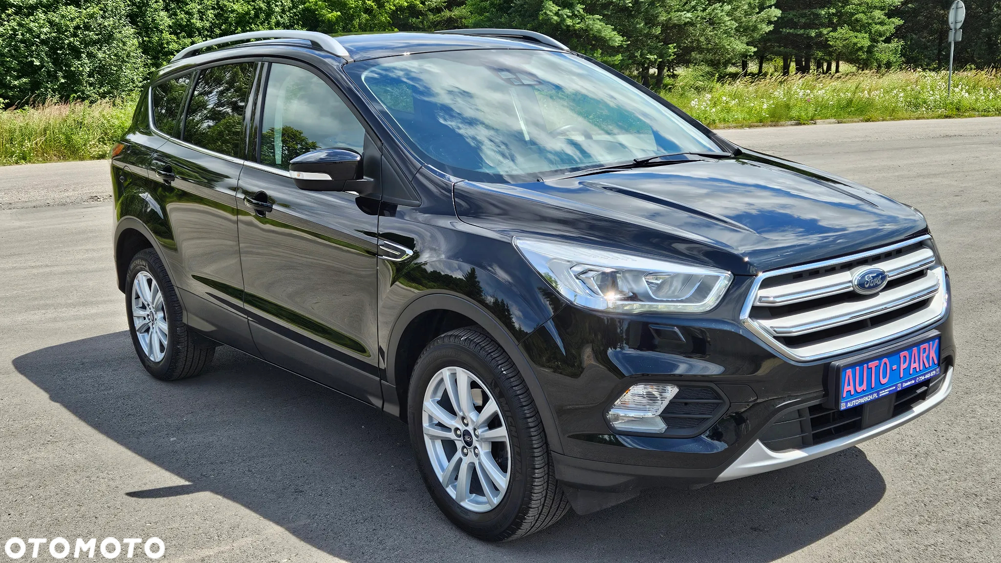 Ford Kuga 1.5 EcoBoost 2x4 Business Edition - 4