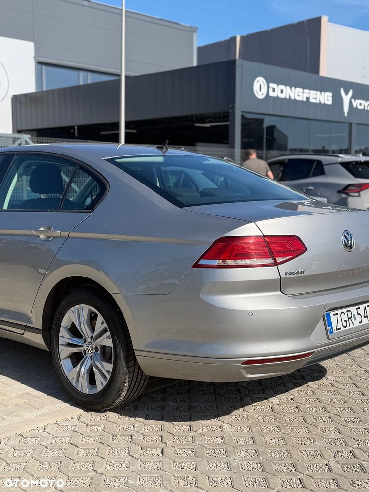 Volkswagen Passat 1.6 TDI BMT Trendline - 11