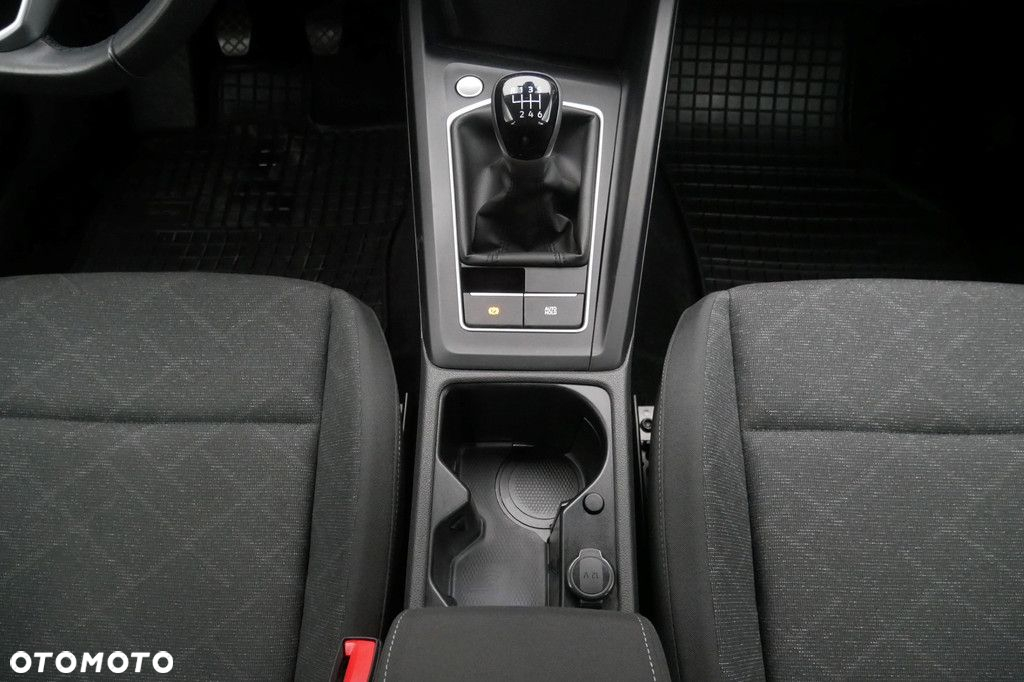 Volkswagen Golf - 11