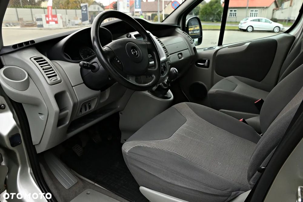 Opel Vivaro - 25