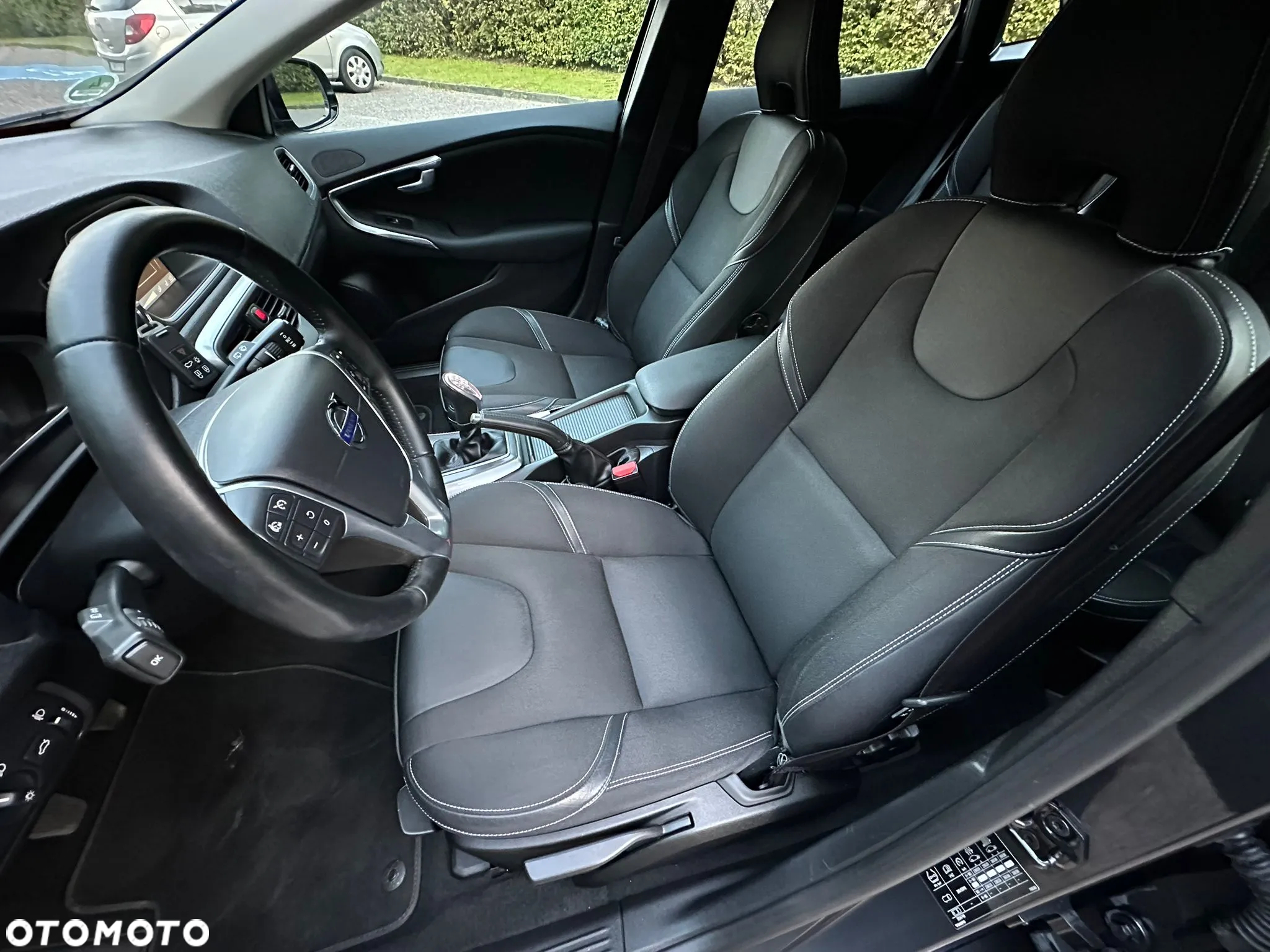 Volvo V40 D2 Momentum - 25