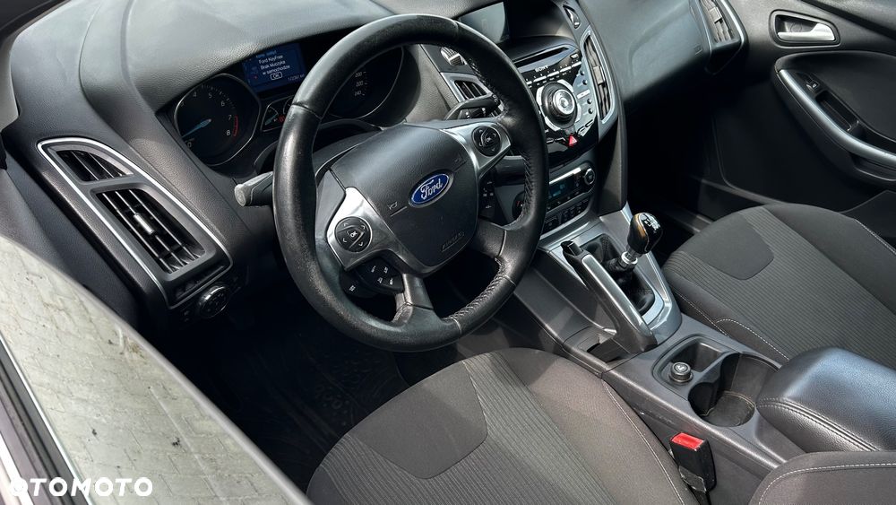 Ford Focus 1.6 EcoBoost Titanium - 10