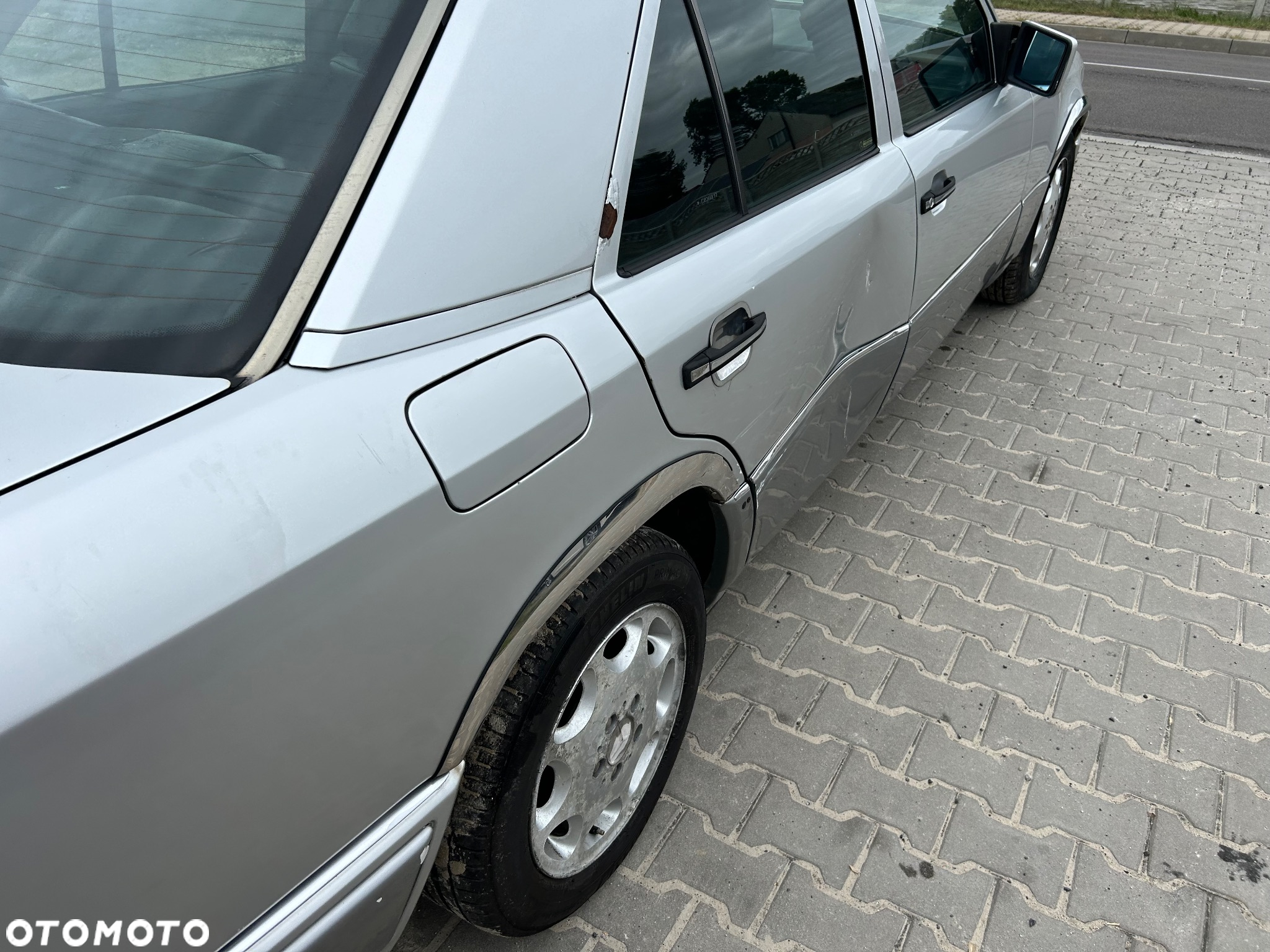 Mercedes-Benz Klasa E 300 D Turbo - 19
