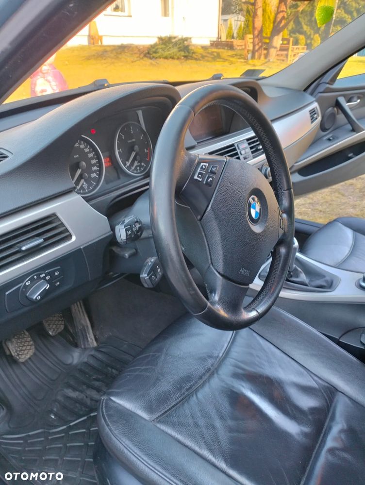 BMW Seria 3 320d - 12