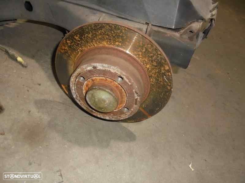 CHARRIOT TRASEIRO RENAULT MEGANE II COUPÉ-CABRIOLET 2005 -7701478436 - 2