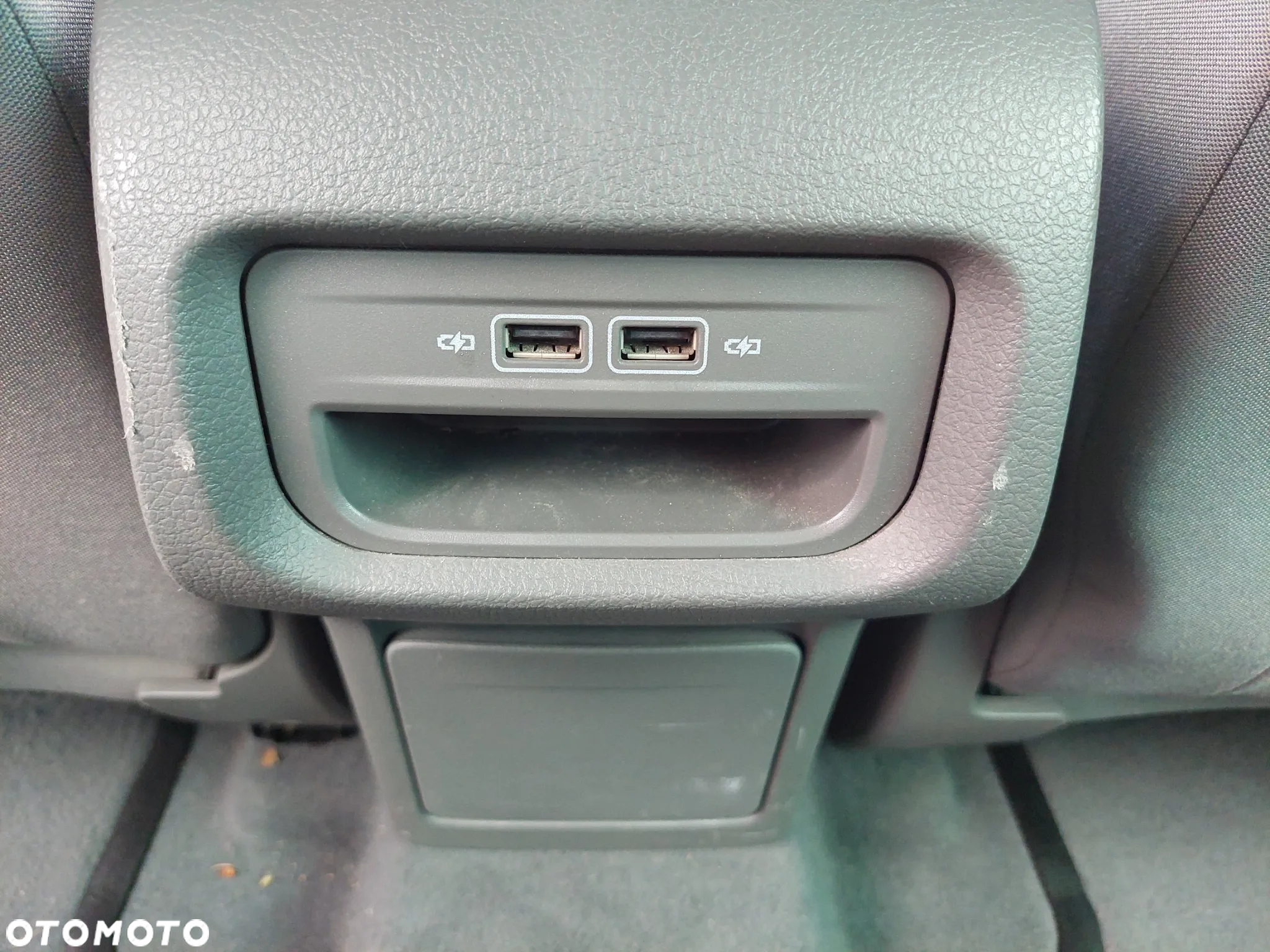 Volkswagen Sharan 1.4 TSI BMT Comfortline - 24