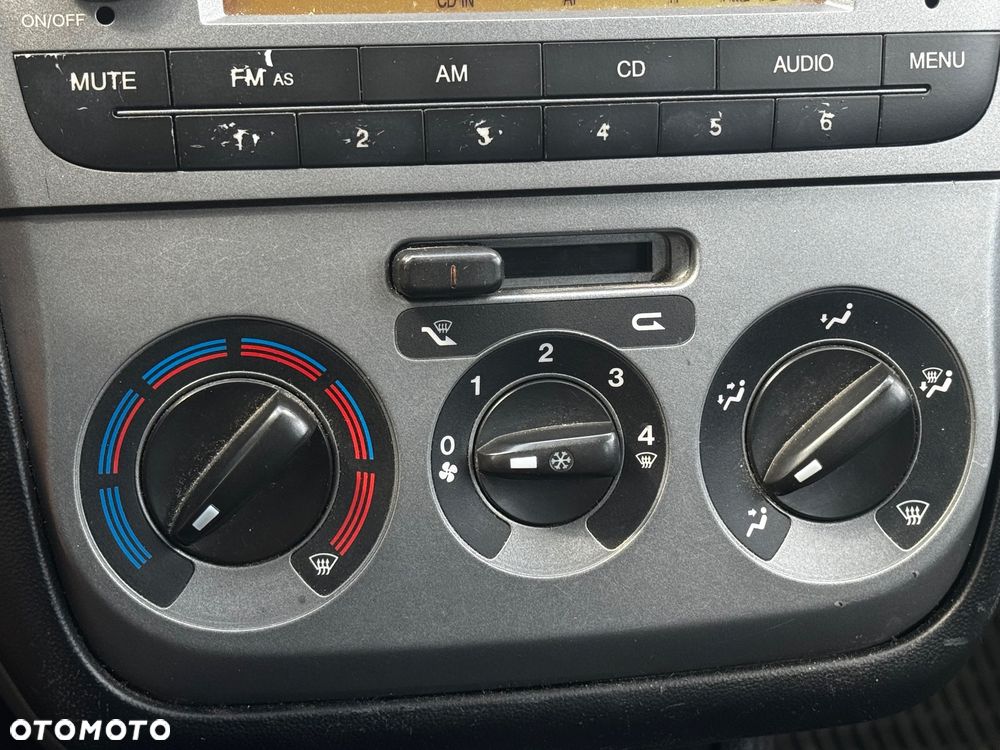 Fiat Linea 1.4 8V Active - 8
