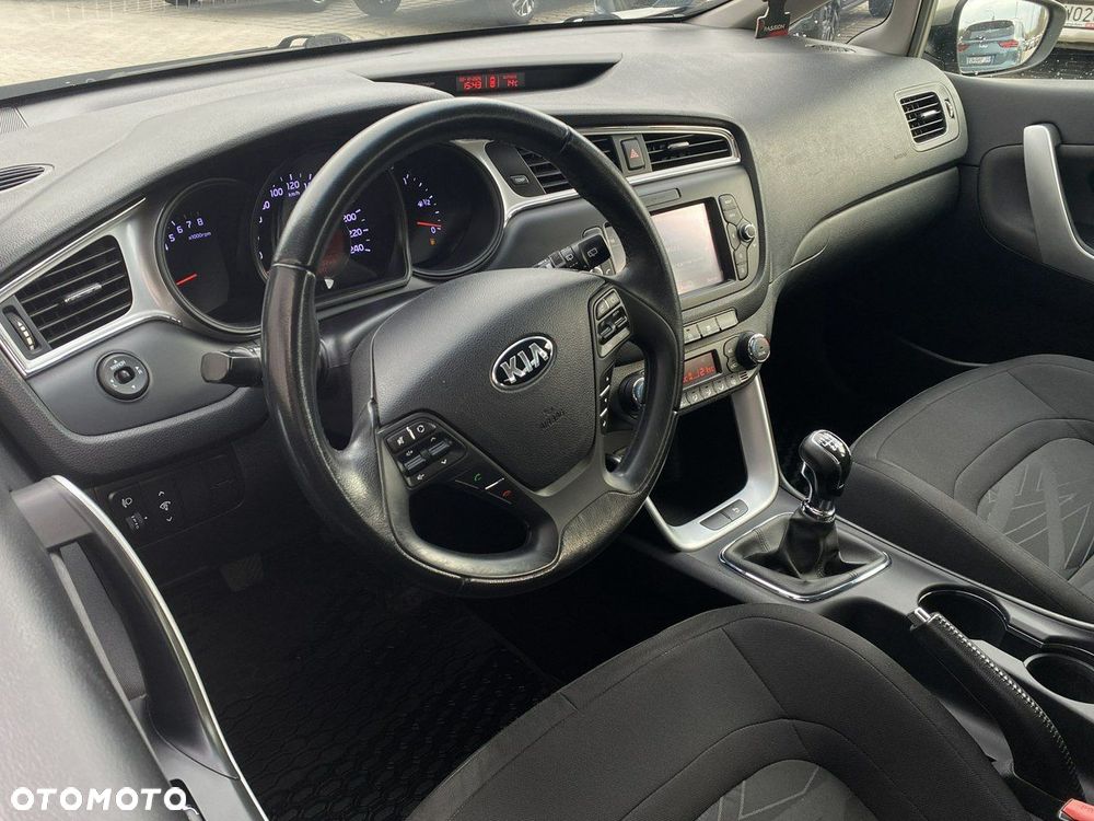 Kia Ceed - 9