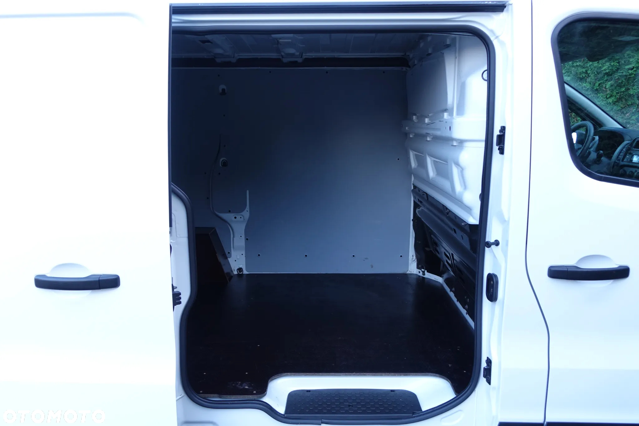 Renault Trafic 3-osobowy L1H1 MAŁY PRZEBIEG - 6