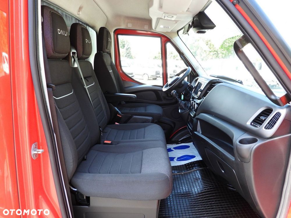 Iveco DAILY 50C18 PLANDEKA 11 PALET TEMPOMAT NAWIGACJA LEDY PNEUMATYKA BLIŹNIACZE KOŁA KLIMATYZACJA  180KM - 40