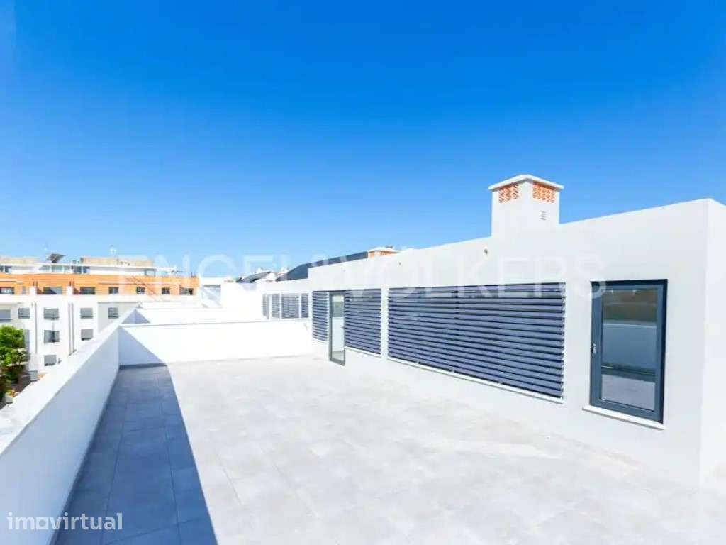 Apartamento duplex T4 com fantástico terraço panorâmico - Grande imagem: 2/40