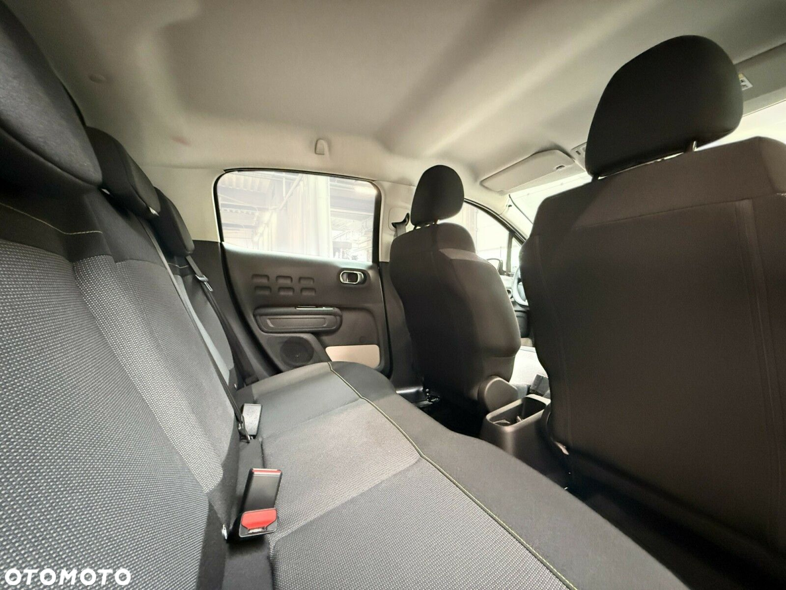 Citroën C3 1.2 PureTech Shine EAT6 - 21
