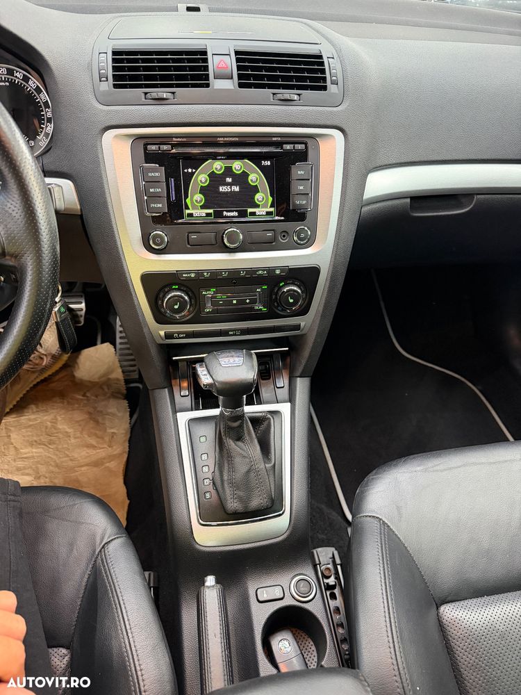 Skoda Octavia 2.0 TDI DPF DSG RS - 15