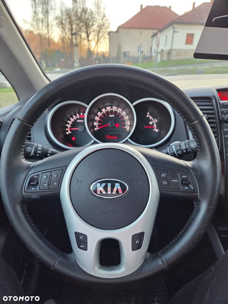 Kia Venga 1.6 CVVT Titanium Collection - 22