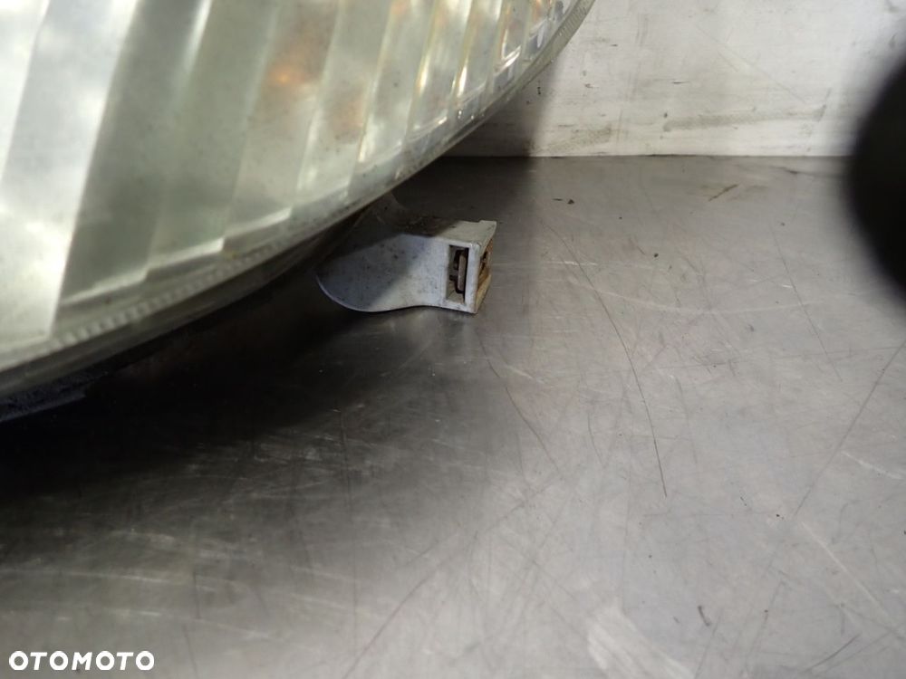 LAMPA LEWA PRZEDNIA TOYOTA COROLLA E12 - 5