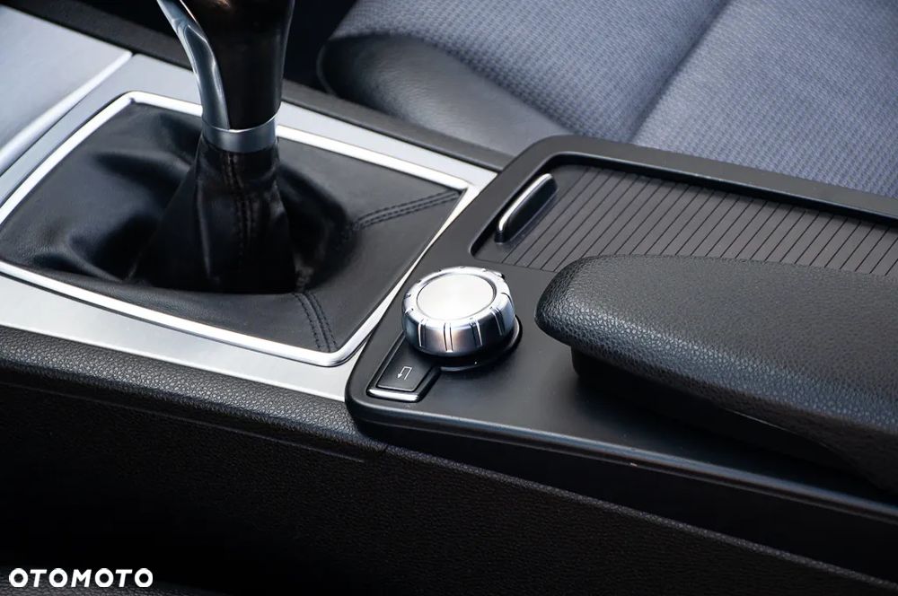 Mercedes-Benz Klasa C 180 T BlueEFFICIENCY Avantgarde - 34