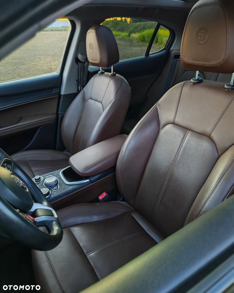 Alfa Romeo Stelvio - 35