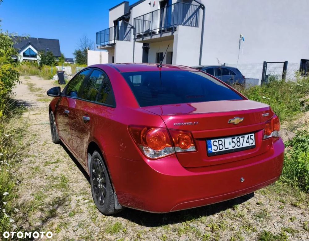 Chevrolet Cruze 1.6 Base - 17