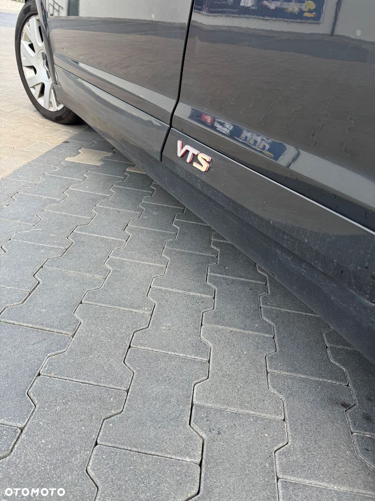Citroën C4 1.6 16V VTR - 8