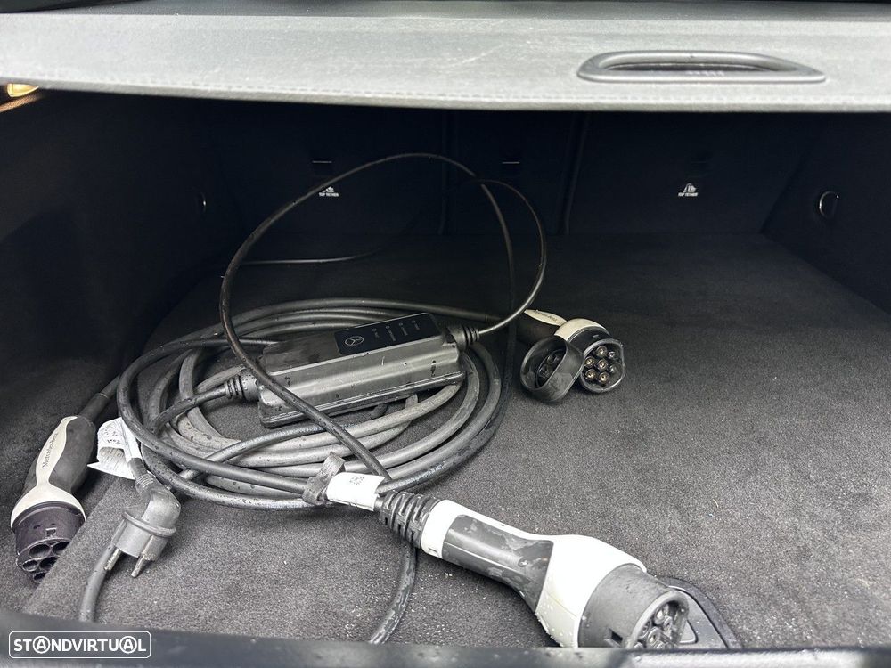 Mercedes-Benz CLA 250 e Shooting Brake AMG Line - 29