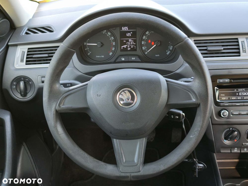 Skoda RAPID 1.6 TDI Cool Edition - 16
