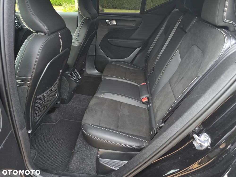 Volvo XC 40 B4 Ultra Black Edition - 31