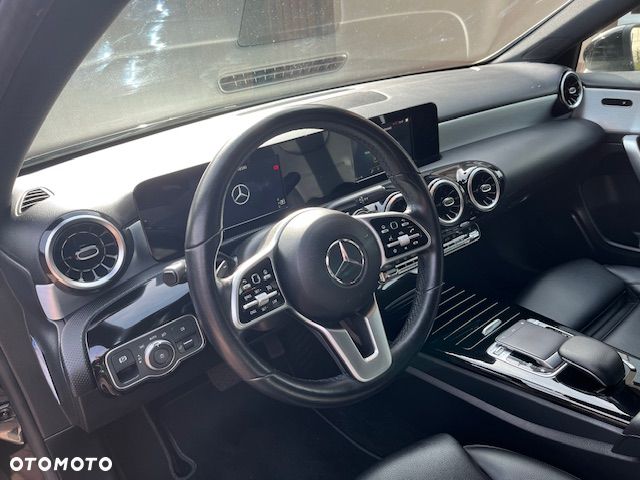 Mercedes-Benz Klasa A 200 7G-DCT - 16