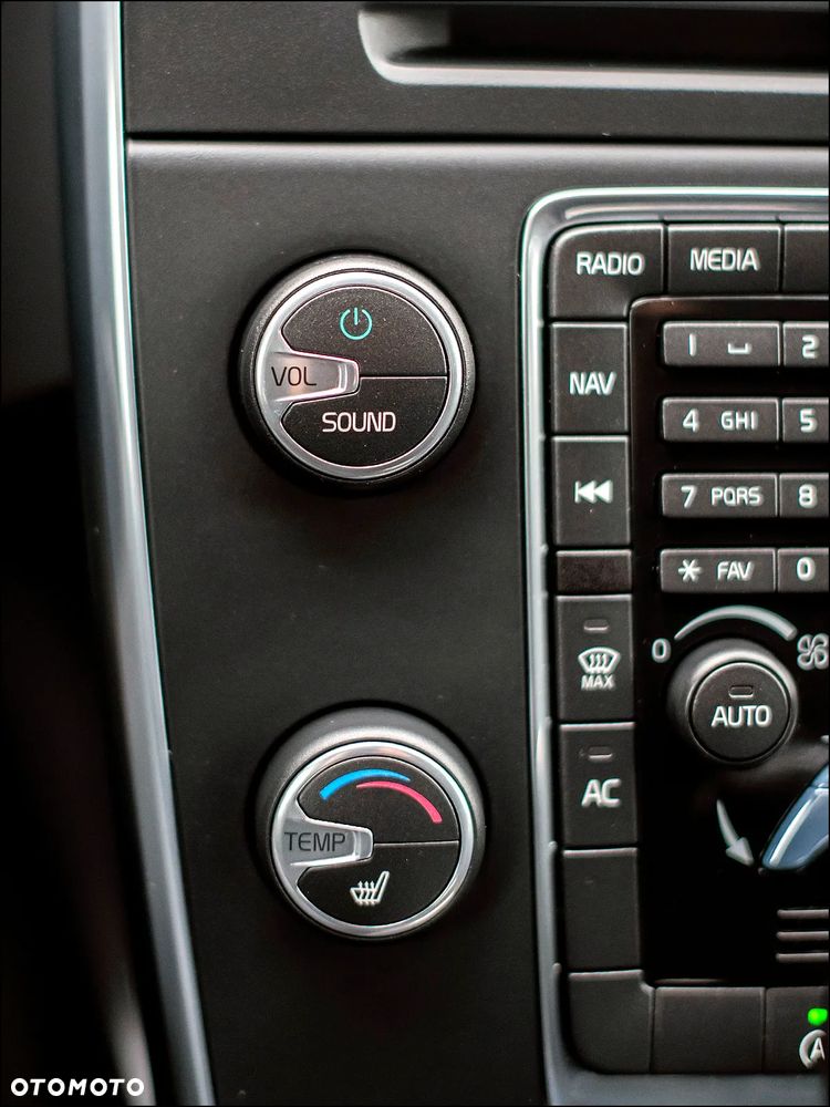 Volvo V60 Cross Country - 25