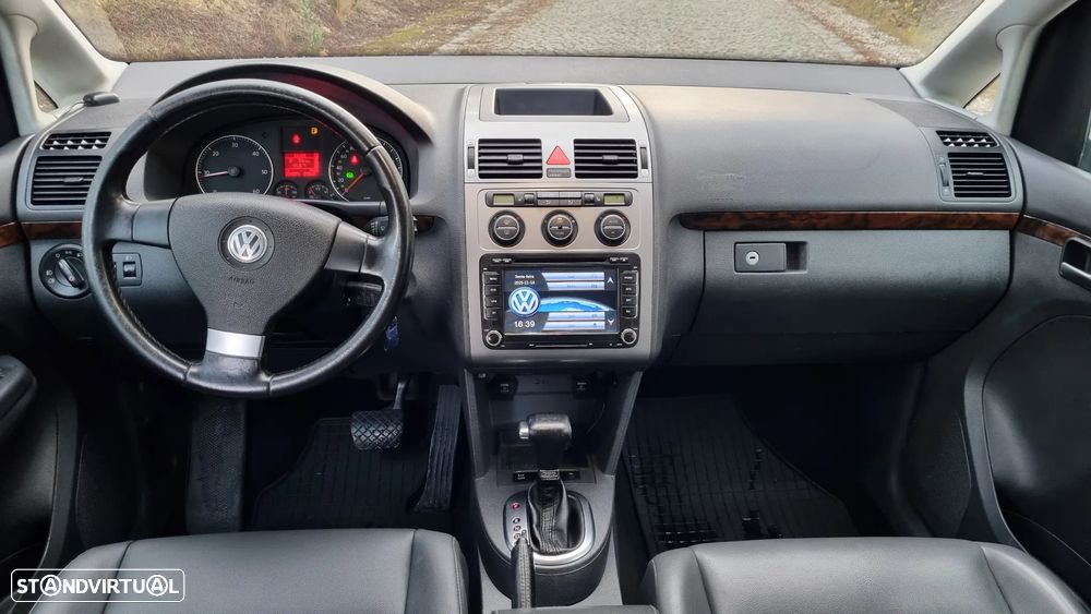 VW Touran 1.9 TDi DSG Highline - 6