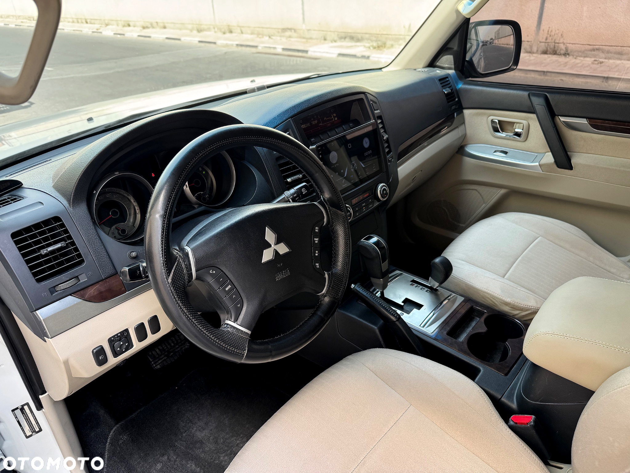 Mitsubishi Pajero 3.8 V6 Instyle - 27