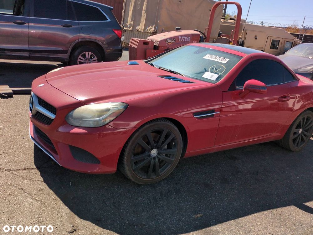 Mercedes-Benz SLC 300 9G-Tronic - 18