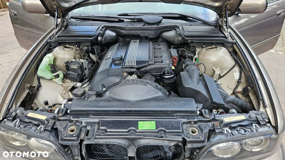 BMW Seria 5 - 34