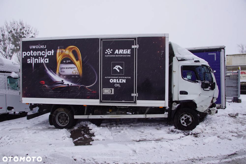Auto na części - Fuso Canter 9C18 3.0 D 175 KM 4P10 Duonic 2020R Silnik Skrzynia Drzwi Lampa Lusterko Klamka Szyba Owiewka Osłona Kontener Zabudowa Deska Kokpit Sterownik Moduł Czujnik Licznik Panel - 7