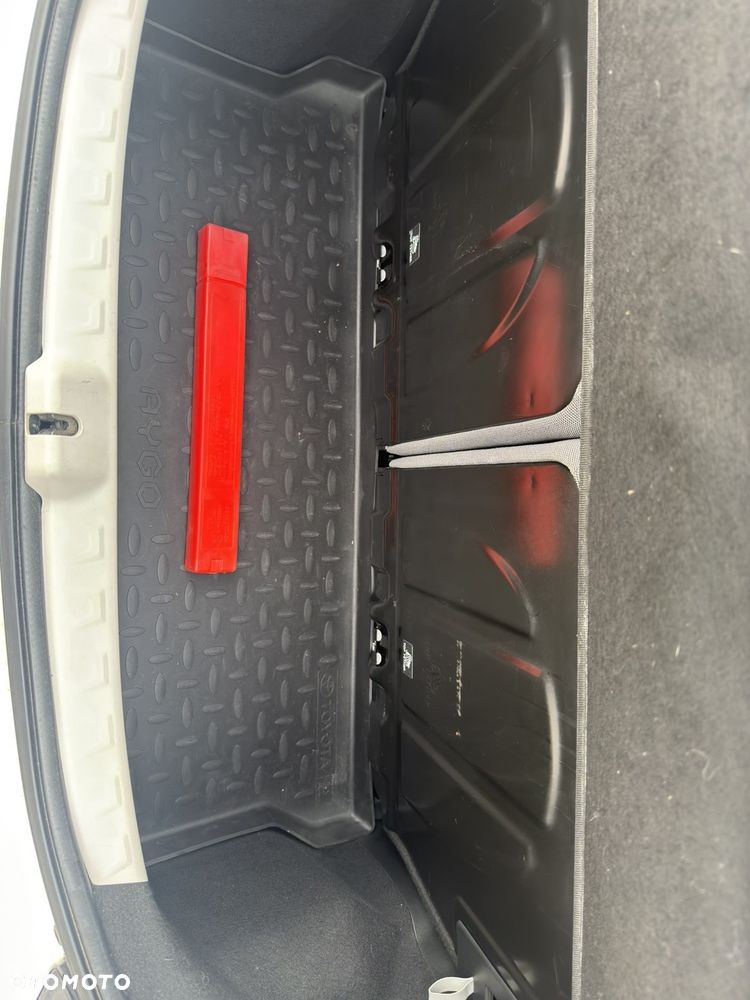 Toyota Aygo x-play - 9