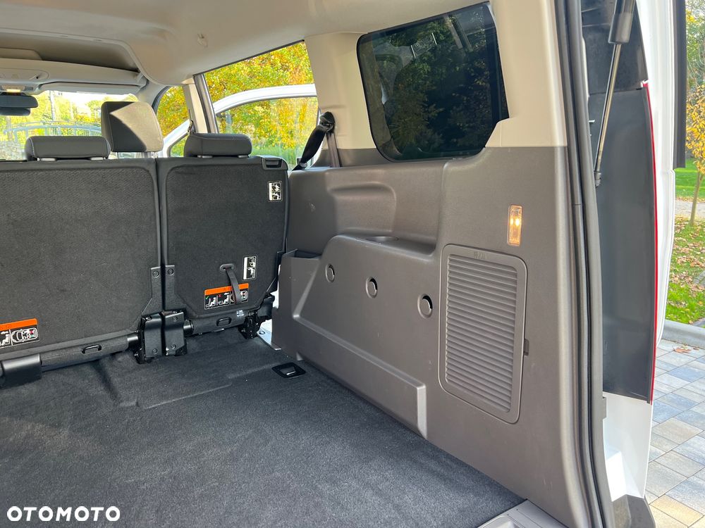 Ford Tourneo Connect Grand - 12