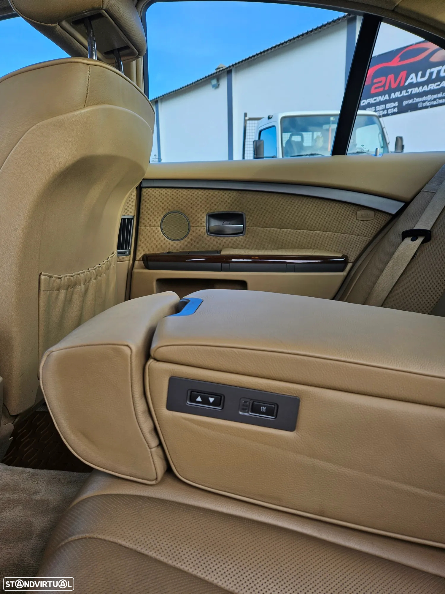 BMW 745 iA - 20