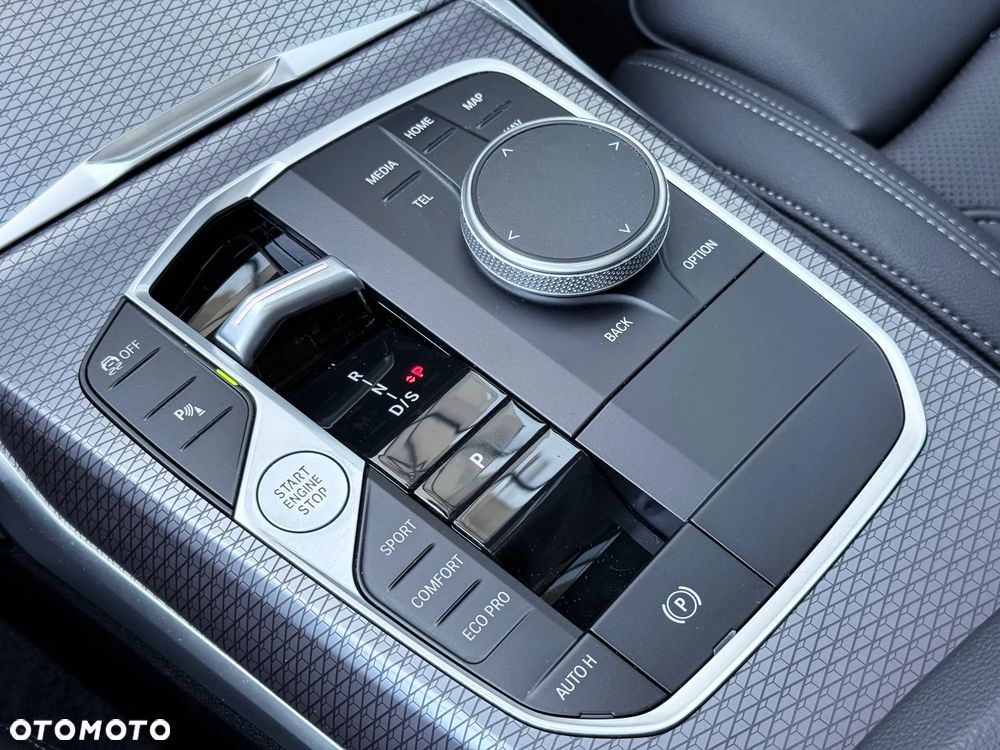 BMW Seria 3 320d xDrive M Sport - 26