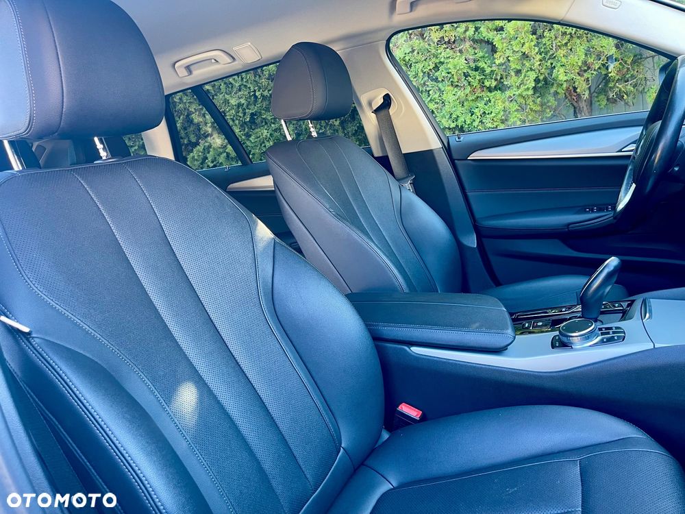 BMW Seria 5 530e xDrive - 18