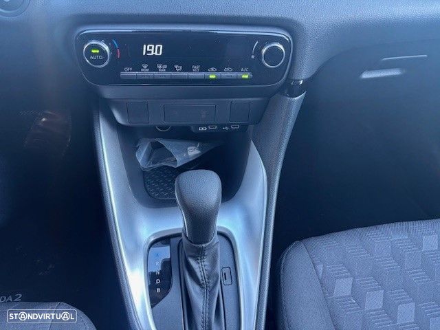 Mazda 2 1.5 L Hybrid VVT-i Exclusive-Line - 17