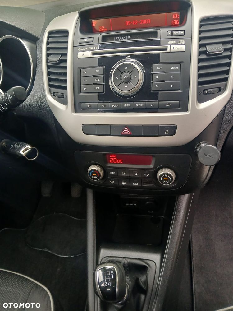 Kia Venga - 4