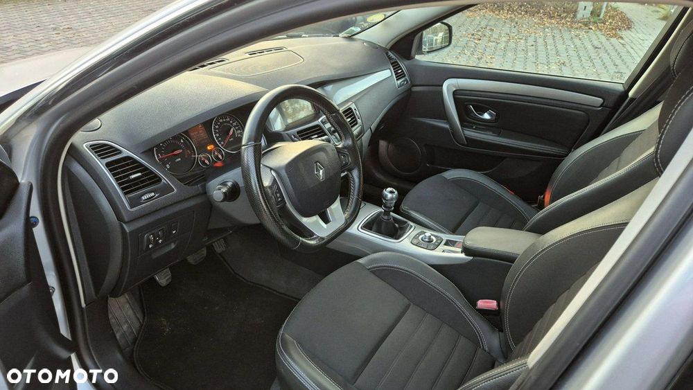 Renault Laguna dCi 110 FAP Limited - 9
