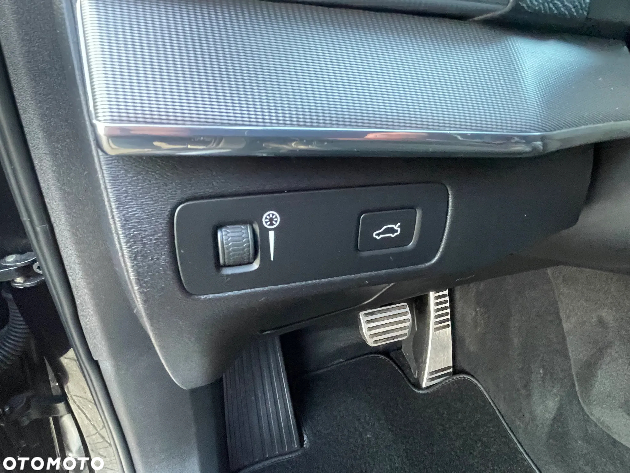 Volvo XC 90 D5 AWD R-Design - 36