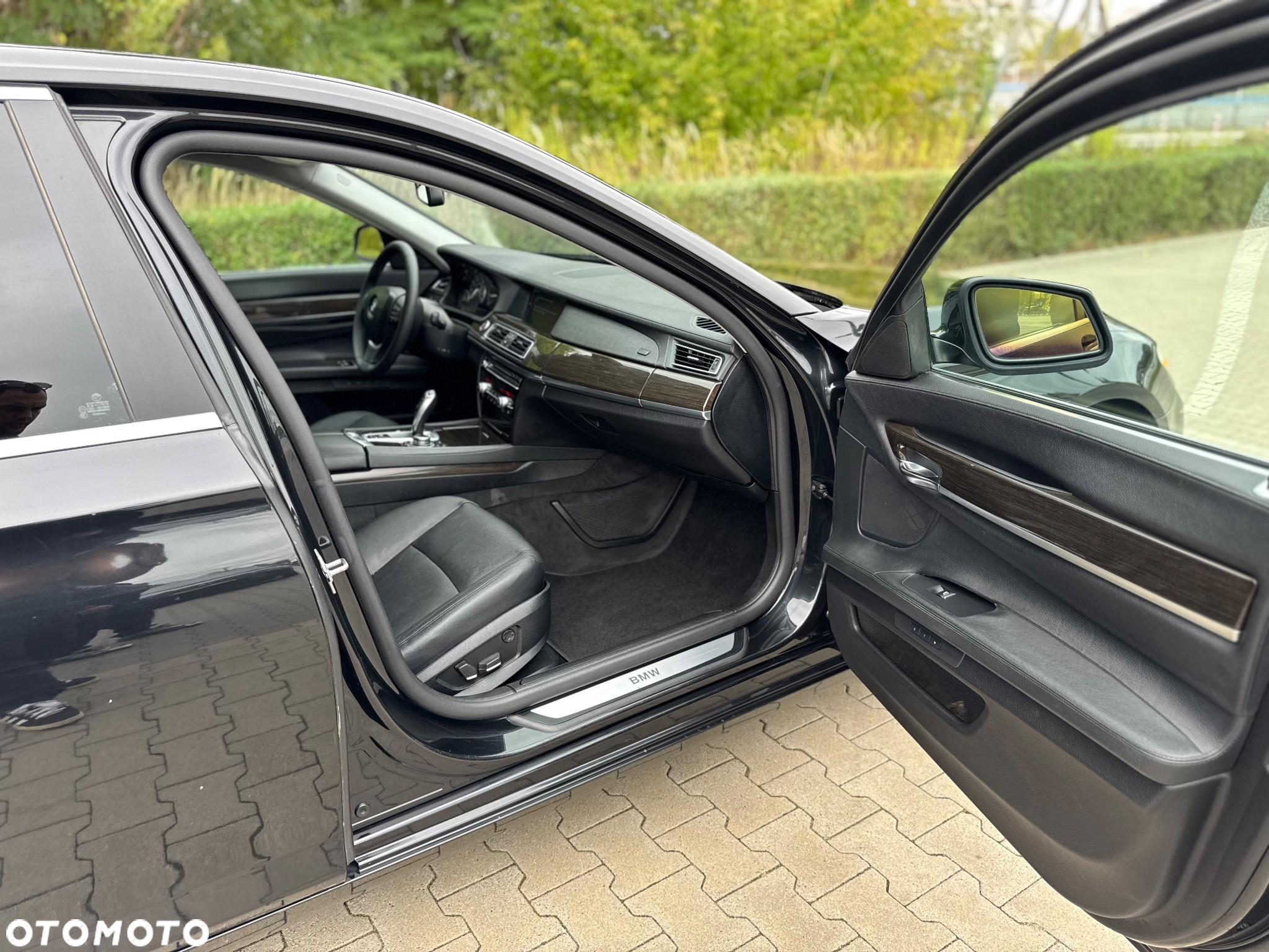 BMW Seria 7 740Li - 26